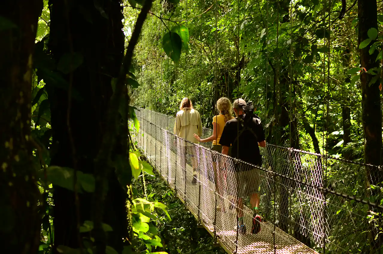 Design your custom Arenal adventure combo tour